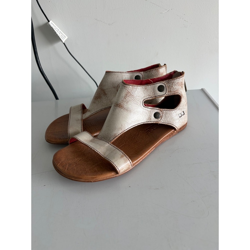 Bed Stu Women 7 Metallic Cream Leather Gladiator Sandals Flat Rear Zip Boho